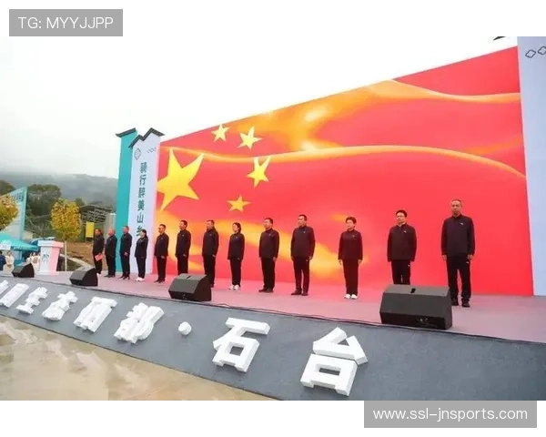 石台秋浦河站为十五运营造热烈浓厚氛围